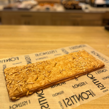 Cargar imagen en el visor de la galería, Coca Hojaldre Cabello