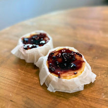Cargar imagen en el visor de la galería, Tarta Queso Frutos Rojos Fontisi