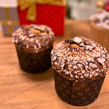 Cargar imagen en el visor de la galería, Panettone 3 Chocolates

