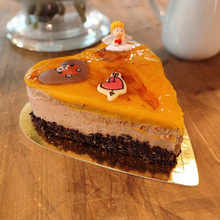 Cargar imagen en el visor de la galería, Tarta Trufa Yema Quemada San Valentín Fontisi
